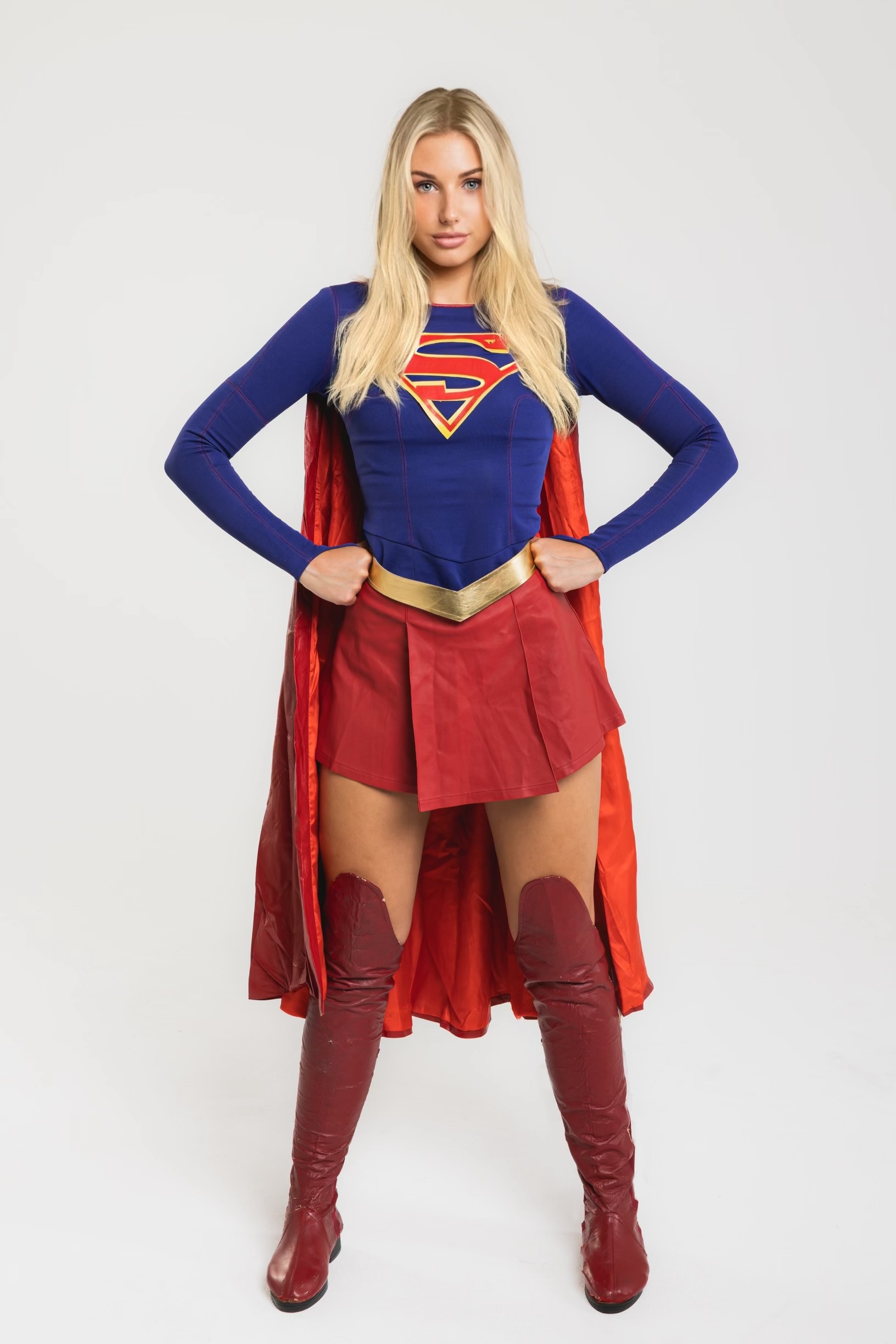 Supergirl als Superheld für Kindergeburtstag und Event in Berlin buchen